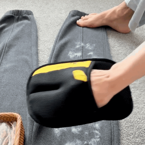 Gant anti poil chien chat en action